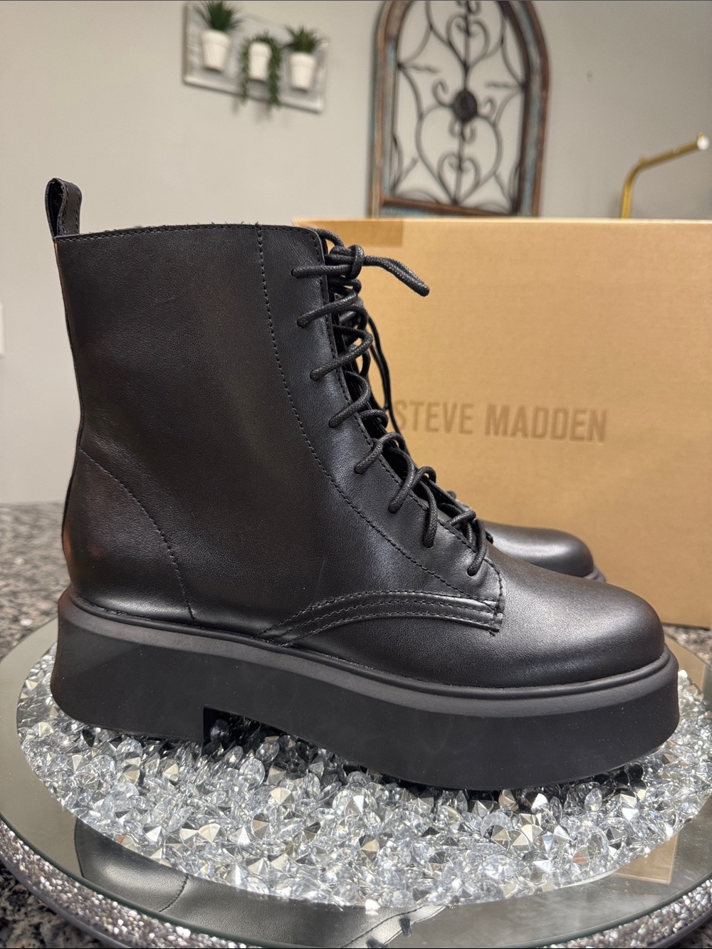 Steve Madden Jazmin Black leather Lace-Up Platform Combat Boots NEW -10